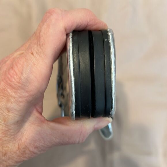 JENI silver flip flops w/adjustable buckle worn 4x GUC - Picture 6 of 9